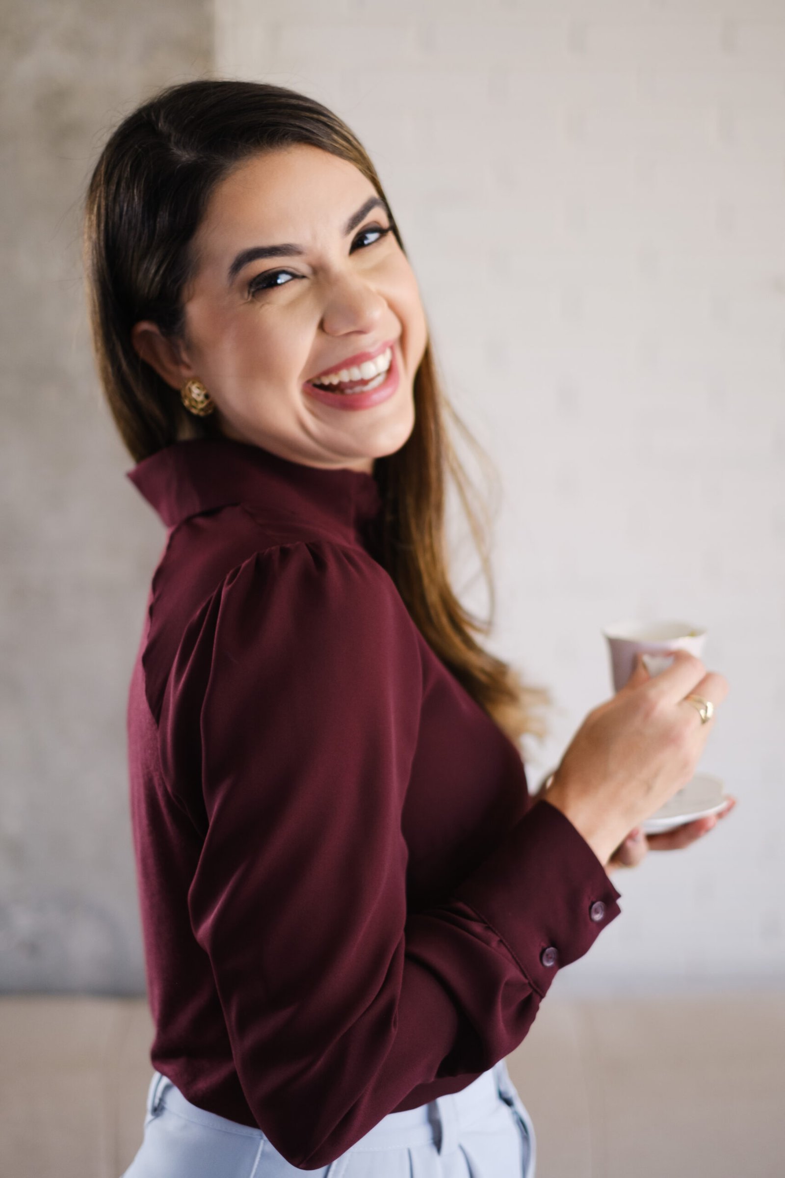 Dra. Lorena Luryann em seu ambiente de trabalho